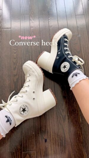 new @converse heels 👀 do we love it or hate it? Which color goes better with this outfit? 🤍🖤 #converseheels #converse #fashioninspo #styleinspo